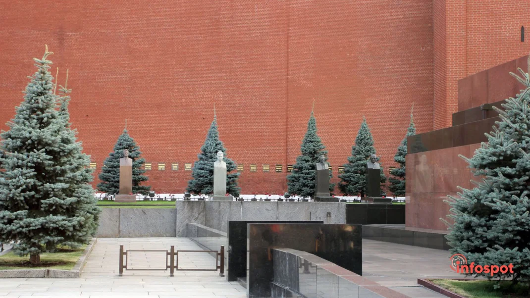 Фотография: Мемориальное кладбище в Москве, Красная Площадь