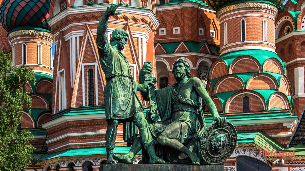 Фотография - Памятник «Минин и Пожарский» в Москве